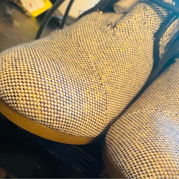 TOMS Textured Black and White Boots - Picture 6 of 6